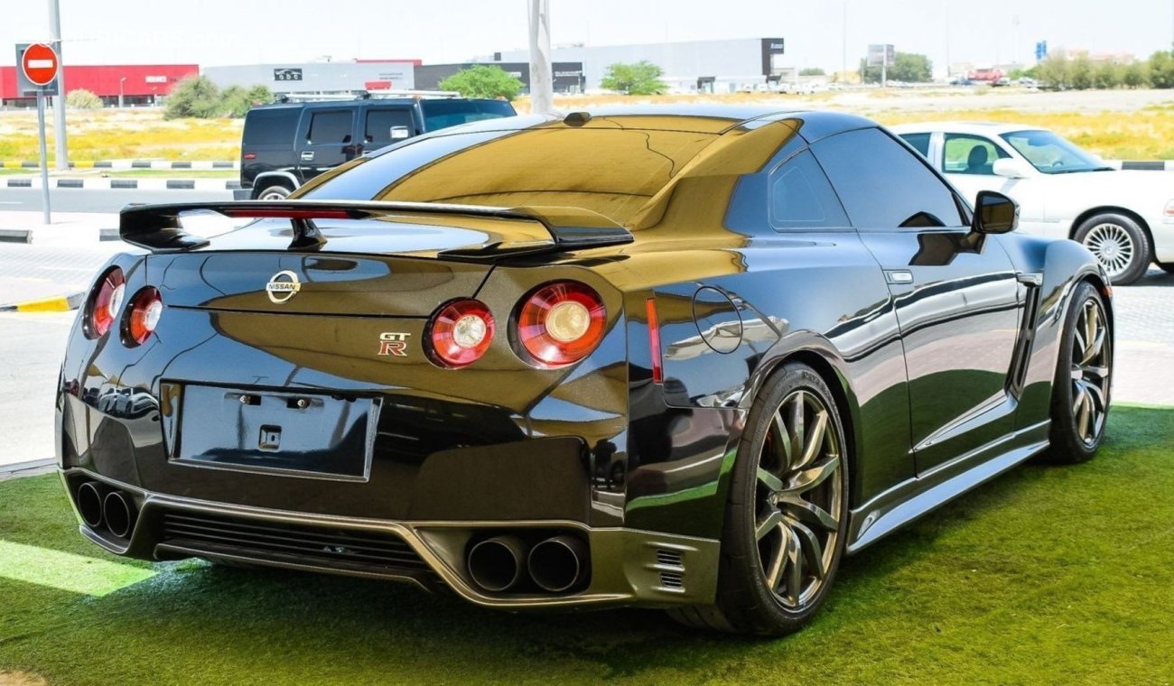 Nissan GT-R Canadian Specs