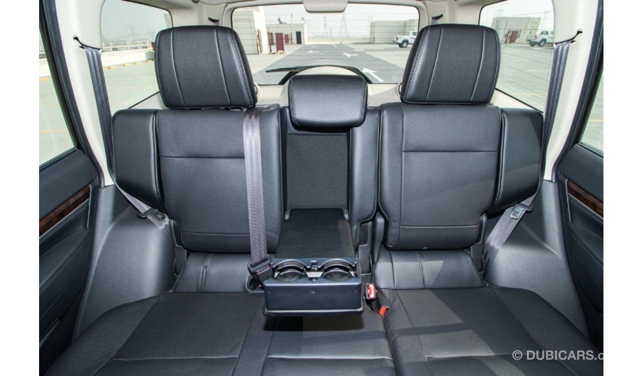 ميتسوبيشي باجيرو 3.8L Petrol Full Option with Rear Diff Lock, D+P Power Seats, Leather Seats and Cruise Control