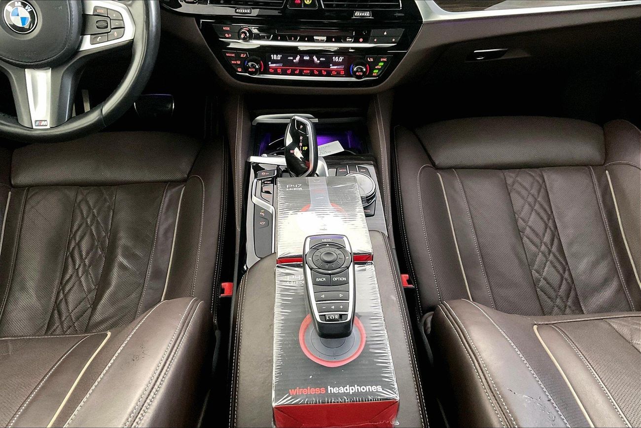 بي أم دبليو 530i Luxury + M Sport Package | شامل الضمان | 0 ﺪﻔﻋﺓ ﺃﻮﻟﻯ