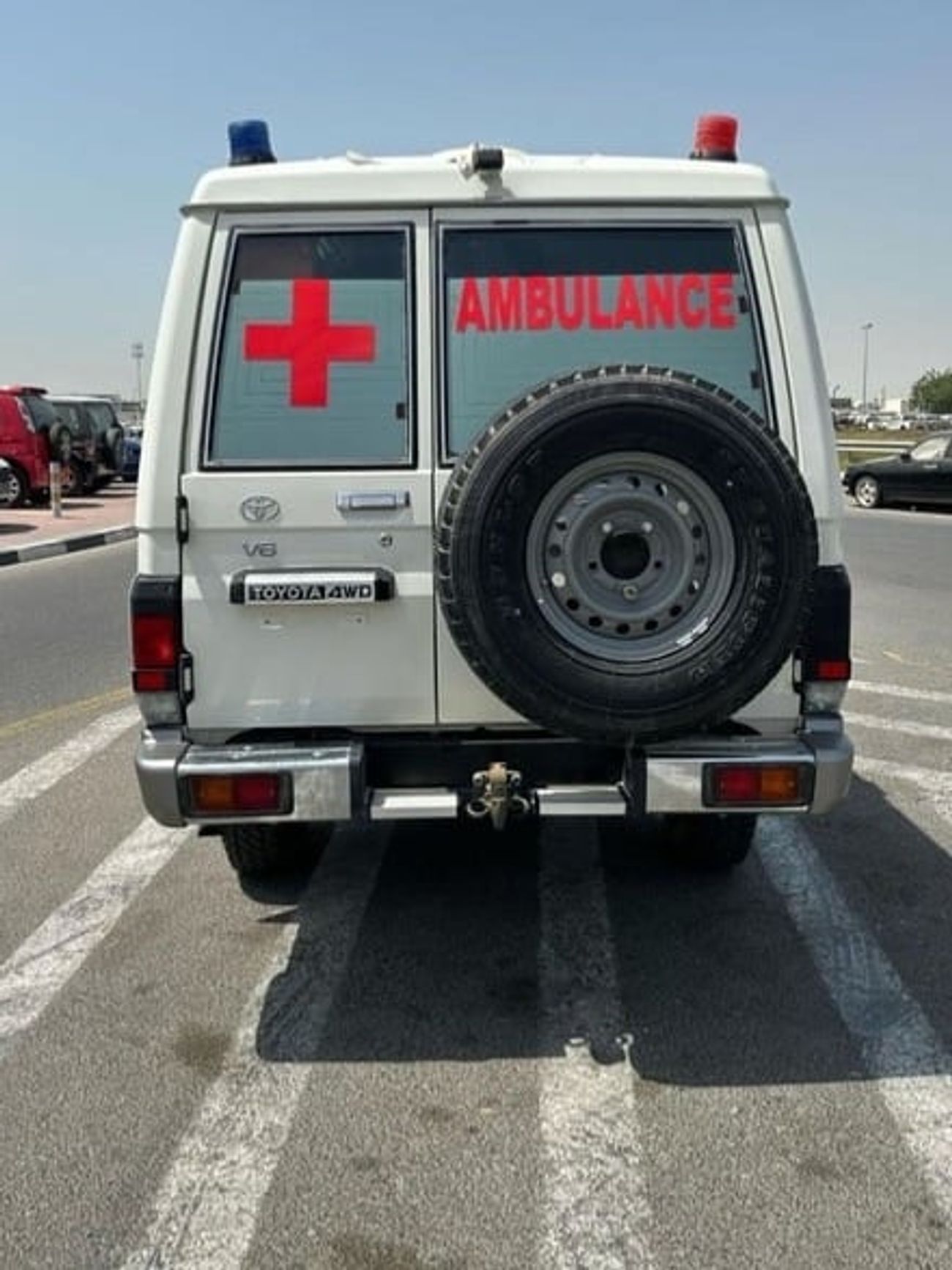 تويوتا لاند كروزر 70 LC78 4.0 MT 2023 Equipped ambulance
