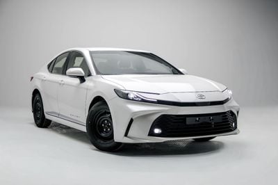 Toyota Camry LE 2.5L - Platinum White Pearl Inside Beige | Export Only