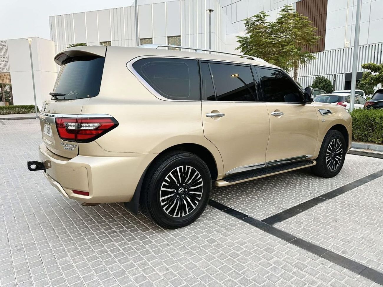 Nissan Patrol LE Platinum City 5.6L 2023 BODYKIT ***CLEAN TITLE  ****