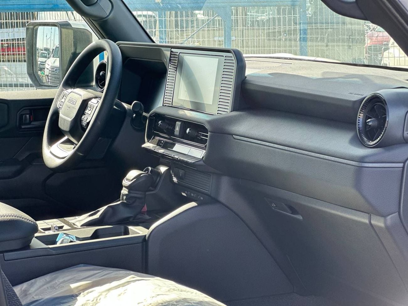 تويوتا برادو 2.8 لتر تيربو ديزل أوتوماتيك // 2026 // خيار ALR مع ثلاجة، فتحة سقف، مشغل DVD وكاميرا خلفية // عرض خ