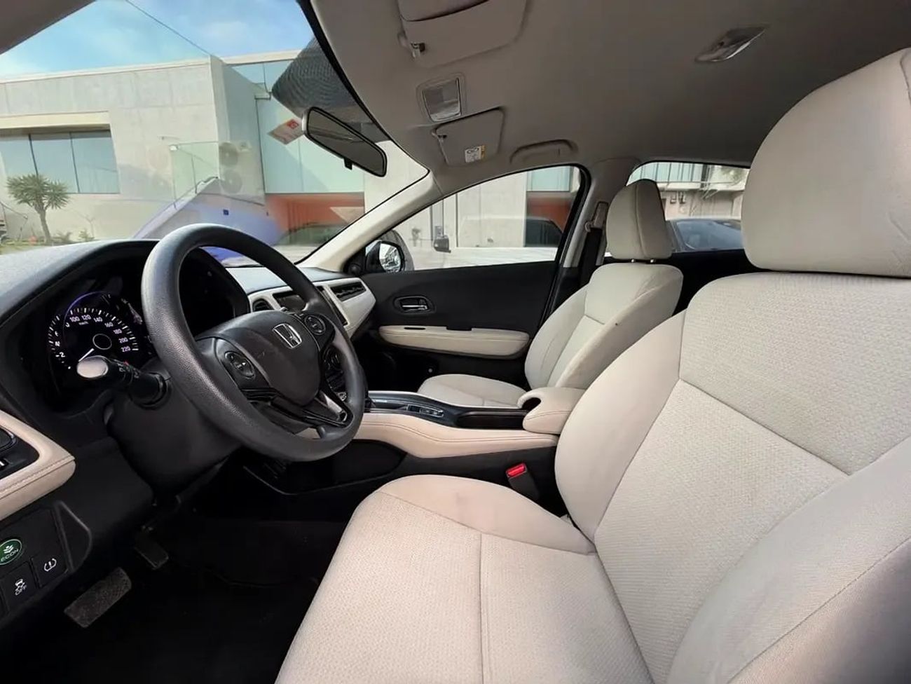 هوندا HRV EX  !! EID SALE !! 1 YEAR FREE WARRANTY !!  AED 640 P.M | 0% DOWN PAYMENT | HONDA HR-V | 1.8L I4 | 2