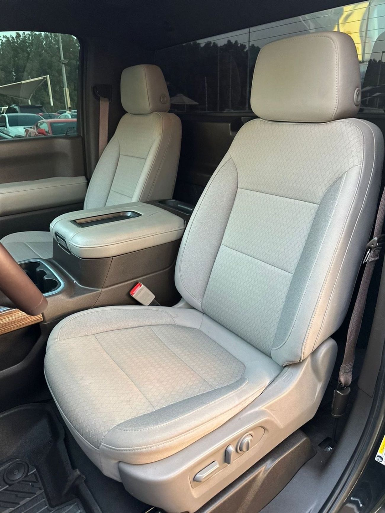 Chevrolet Silverado CHEVROLET SILVERADO Z71 GCC 2022 Perfect Condition  Full Option