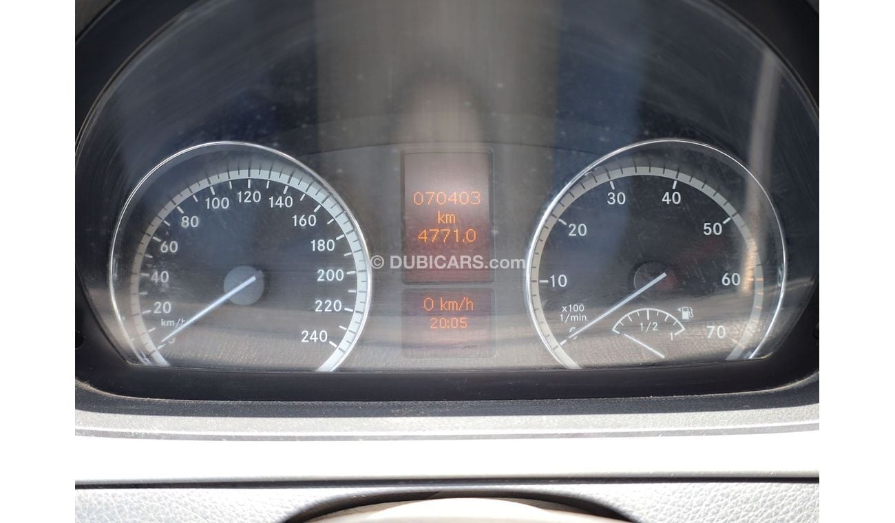 مرسيدس بنز فيتو V6 3.5L | 9 Seater | Excellent Condition | GCC Specs