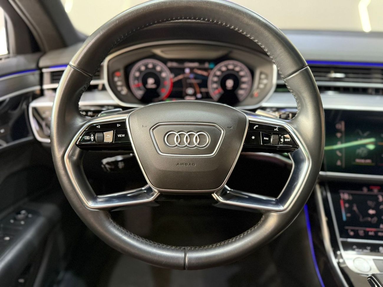 Audi A8 L 55 TFSI quattro Full Option 3.0L