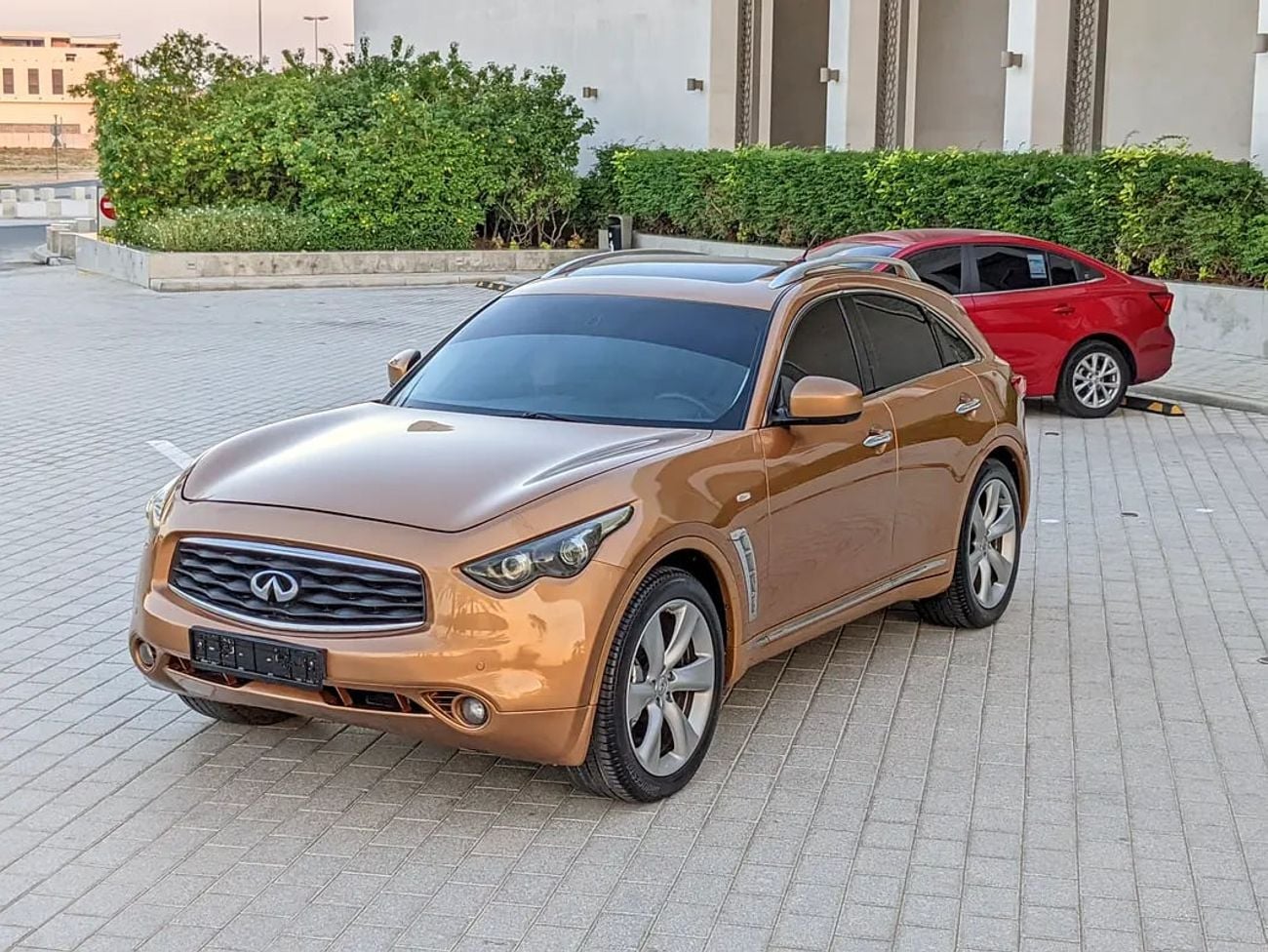 إنفينيتي FX50 Sport GCC Specs Very Clean Agency Mint Condition V8 Premium Luxury SUV