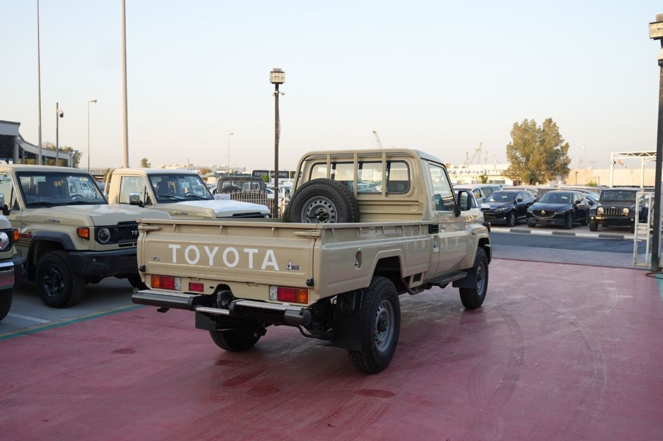 Toyota Land Cruiser Pick Up TOYOTA LAND CRUISER 79 SINGLE CAB PICKUP PETROL 4.0L V6 4WD MT MODEL 2025 WITH DIFF-LOCK