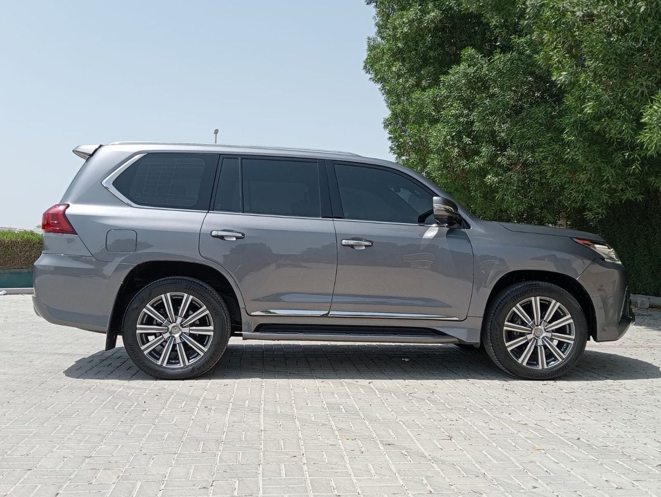Lexus LX 570 Premium Plus GCC full option