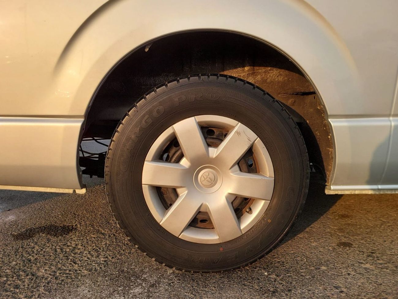 Toyota Hiace TOYOTA HIACE VAN RHD 2013 MODEL 3.0 L DIESEL AUTOMATIC(PM11266)