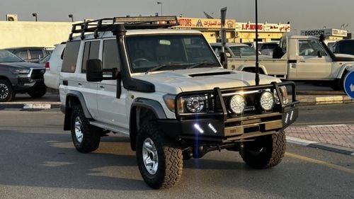 تويوتا لاند كروزر 70 Diesel 4.5 Liter Right Hand Drive 5 Doors Manual Gear Power Windows
