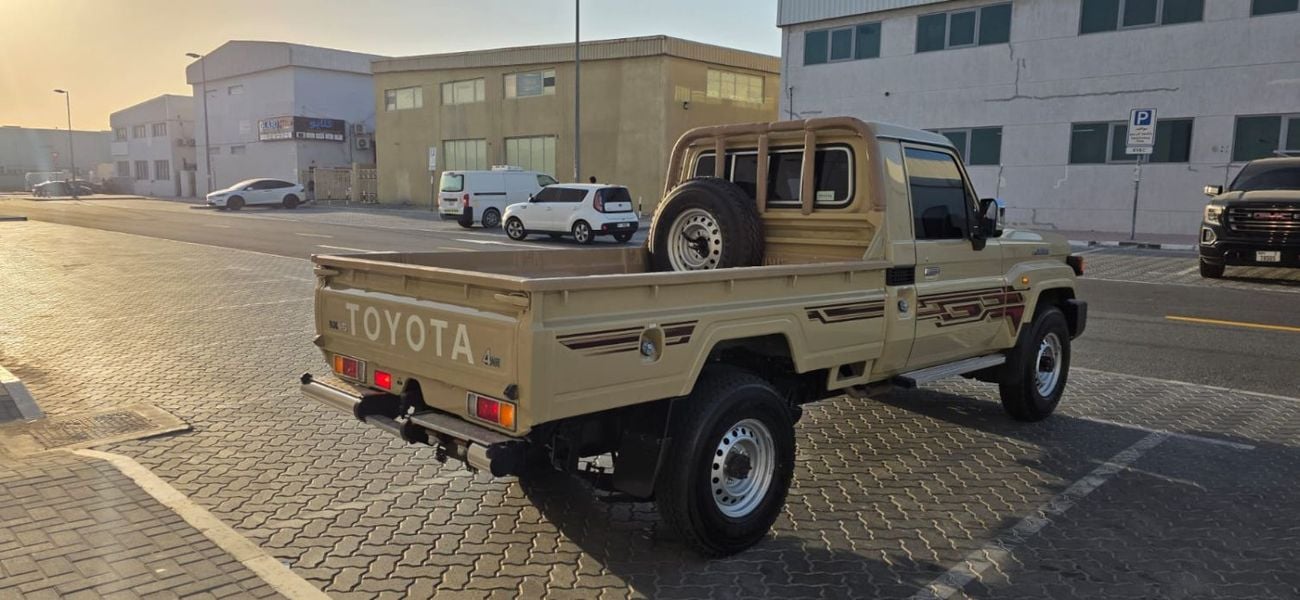 تويوتا لاند كروزر بيك آب PETROL AUTO DIFFLOCK WINCH