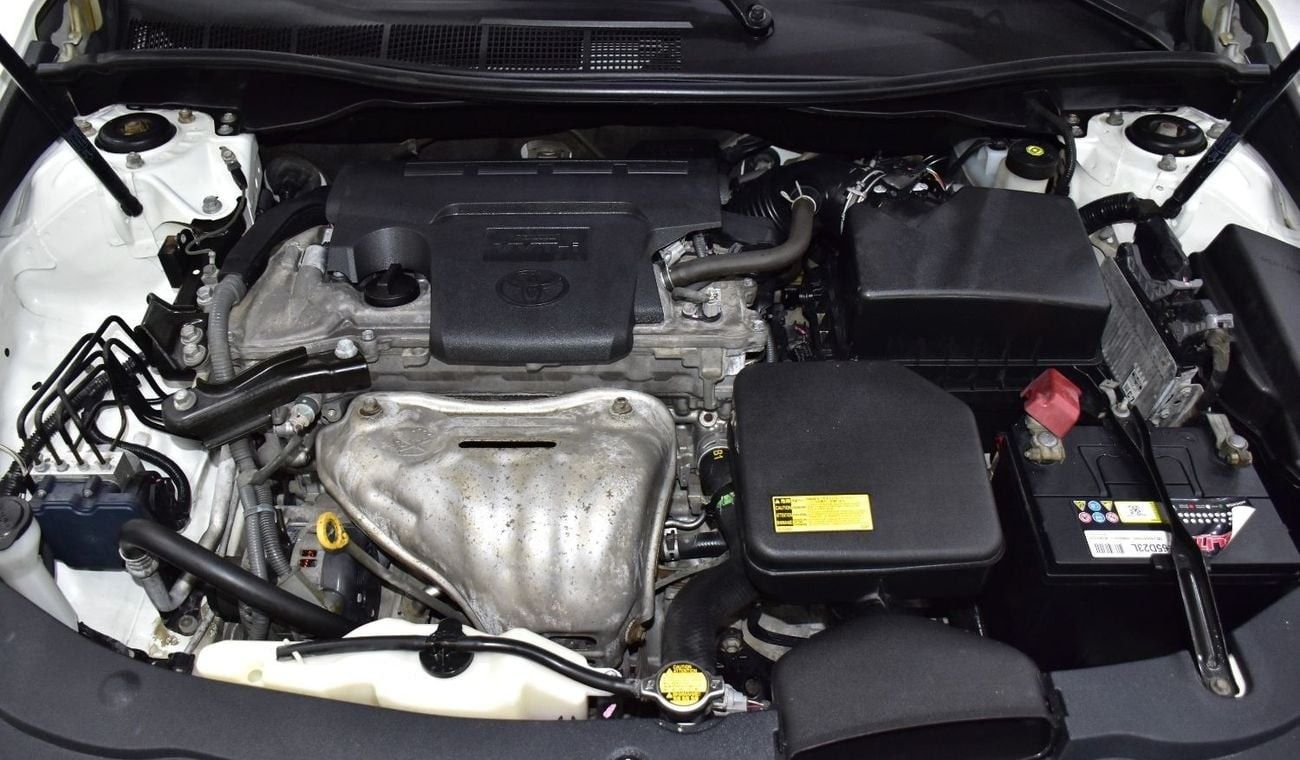 تويوتا كامري EXCELLENT DEAL for our Toyota Camry S ( 2016 Model ) in White Color GCC Specs