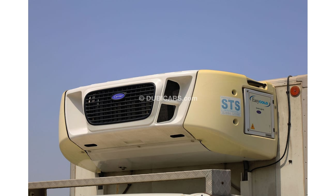 Hino 300 916 with Reefer Box M/T Diesel | GCC Specs | Like New Condition