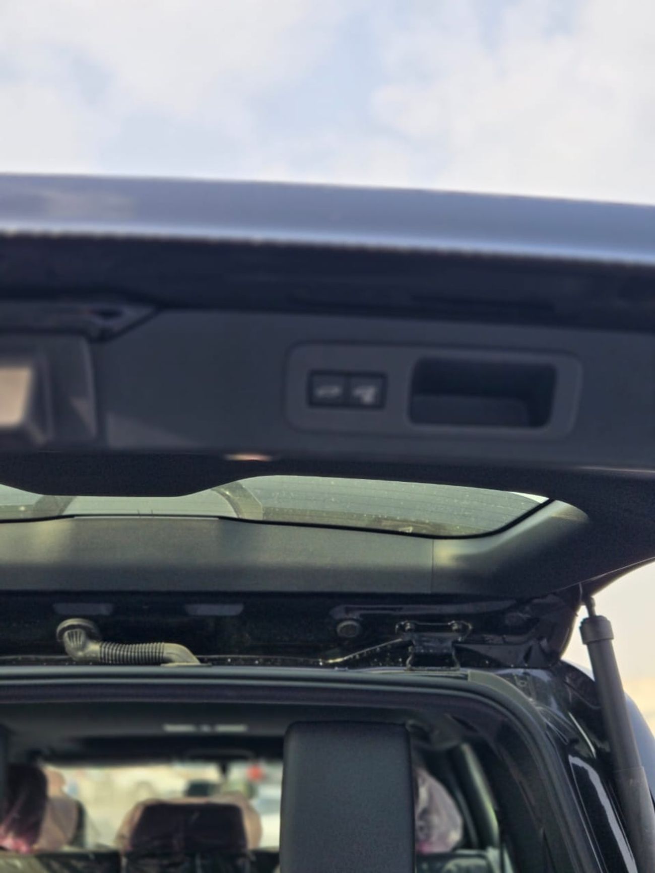 Toyota Land Cruiser GXR 4.0L PETROL A/T 7 SEATER