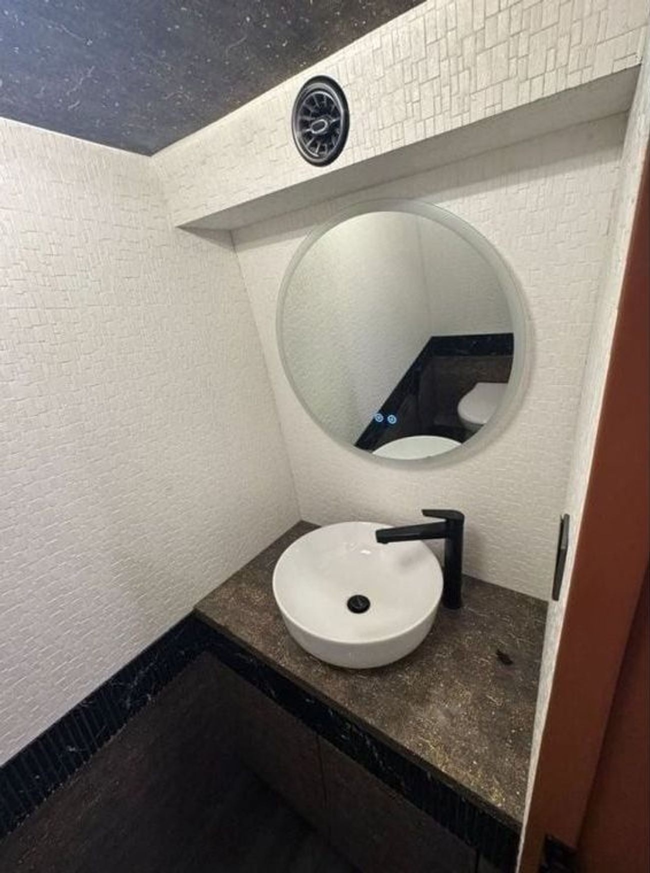 Mercedes-Benz Sprinter 517 L4 H2 Extra Long with Full VIP Conversion AVAILABLE IN LEFT OR RIGHT HAND DRIVE