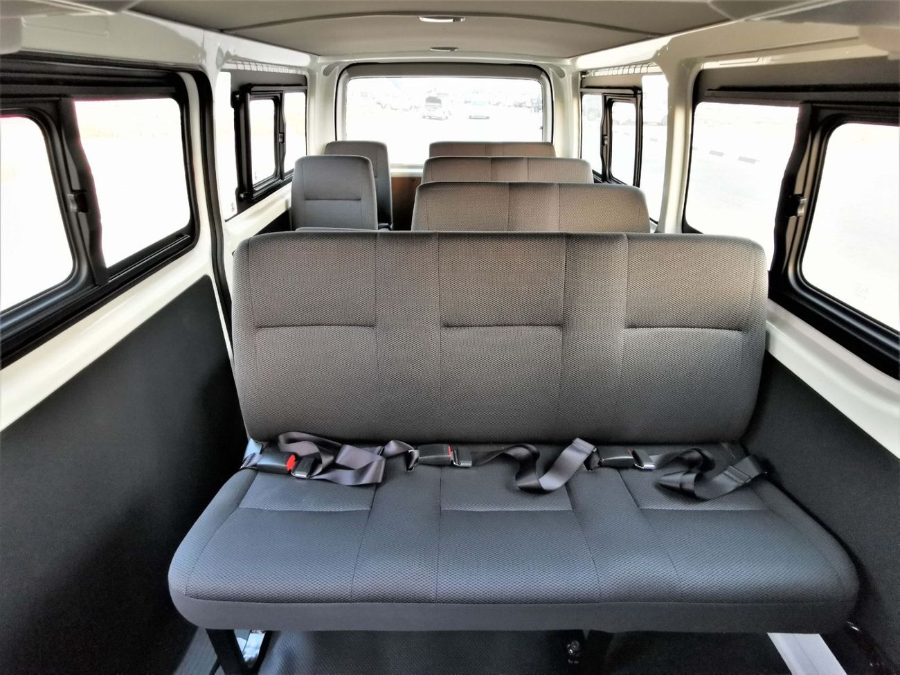 Toyota Hiace STANDARD ROOF / M/T / 2.5L DIESEL / 15 SEATER / EXPORT ONLY ANGOLA (CODE # HD25ST15)