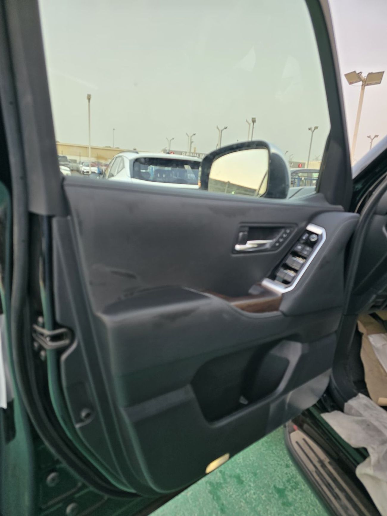 تويوتا لاند كروزر VXR 4.0L