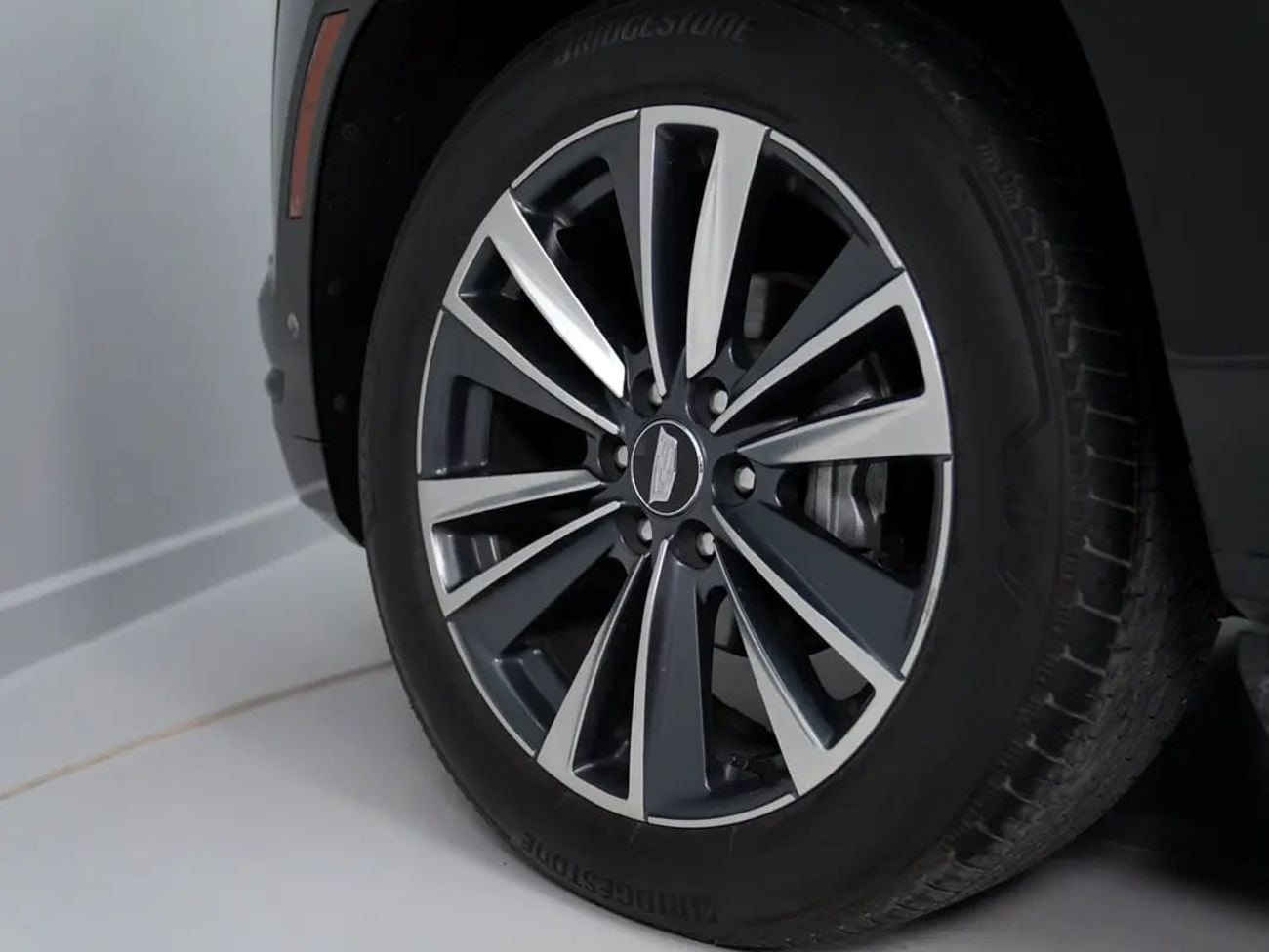 Cadillac Escalade ESV PREMIUM LUXURY PLATINUM ESV - GCC Specs - Brand New!