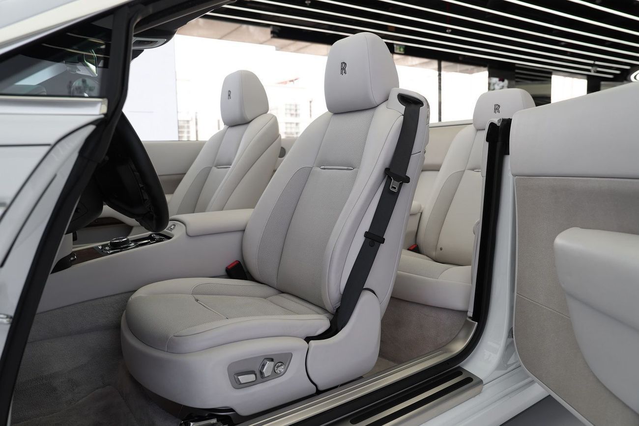 رولز رويس داون Rolls Royce Dawn