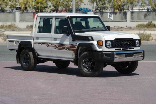 تويوتا لاند كروزر بيك آب LC79 Double Cab 2.8L - White Inside Beige | Export Only
