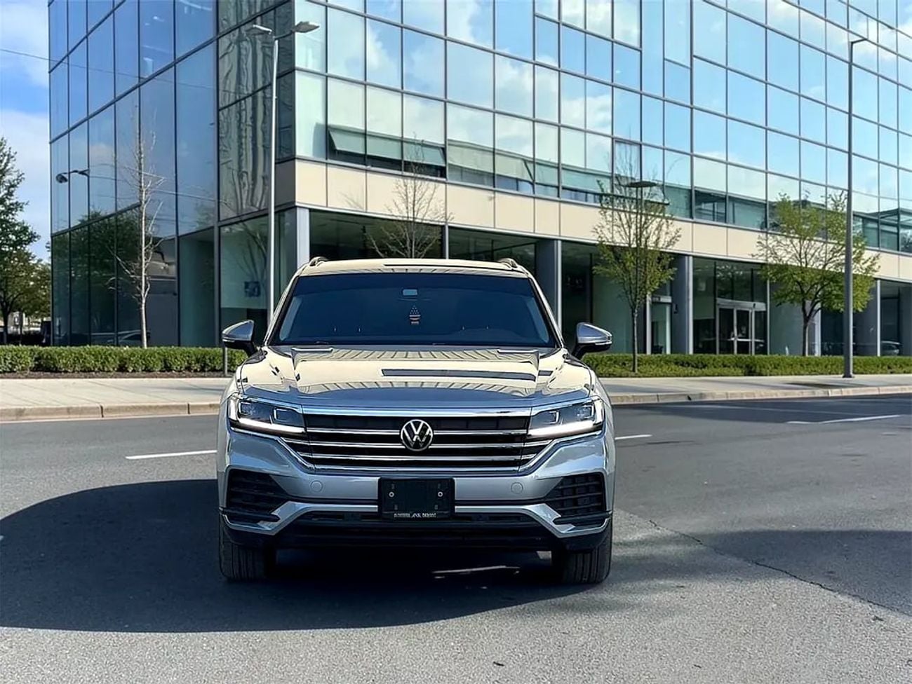 فولكس واجن طوارق Trendline 2.0L 2,384 P.M | Trendline - GCC Specs - Brand New! Under warranty