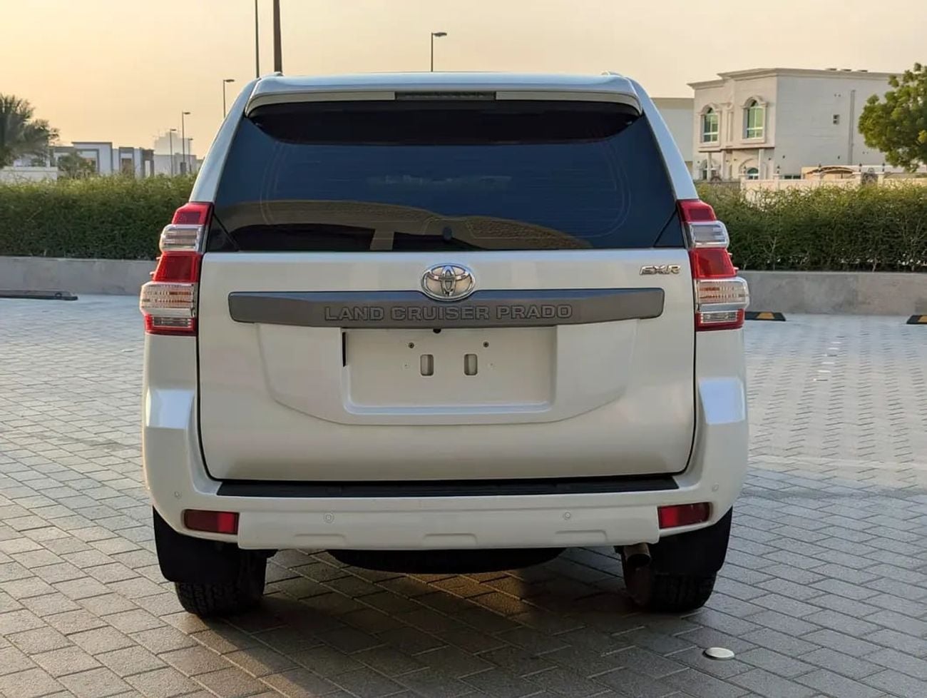 Toyota Prado EXR 2016 V4 GCC specs Excellent Condition