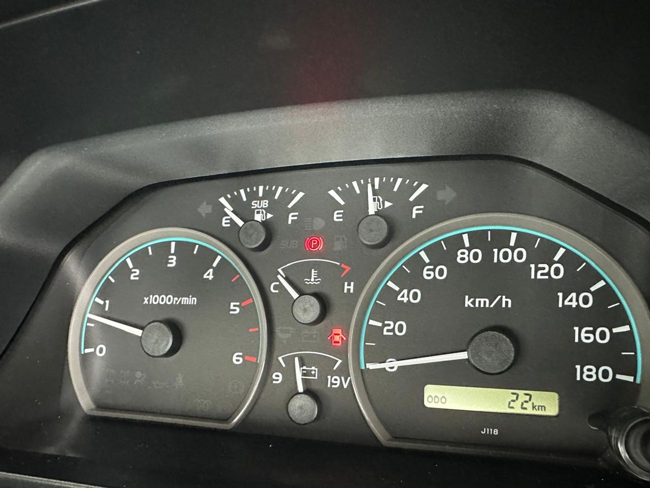 Toyota Land Cruiser Pick Up Toyota LC79 SC RHD diesel engine 4.2L