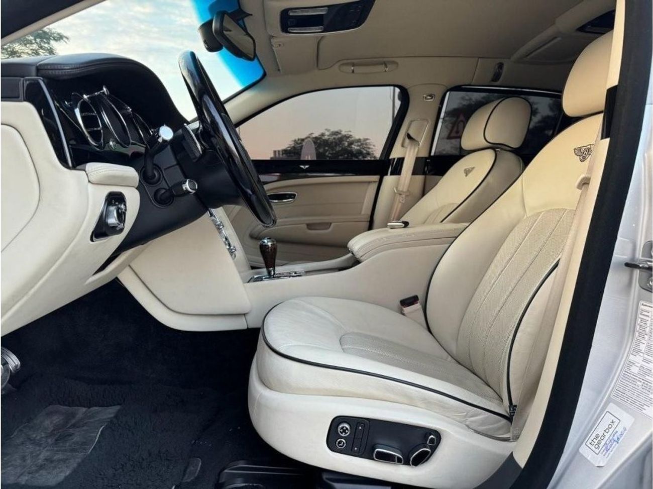 بنتلي مولسان BENTLEY MULSANNE 2012 V8 VIP LOW MILEAGE IN PERFECT CONDITION