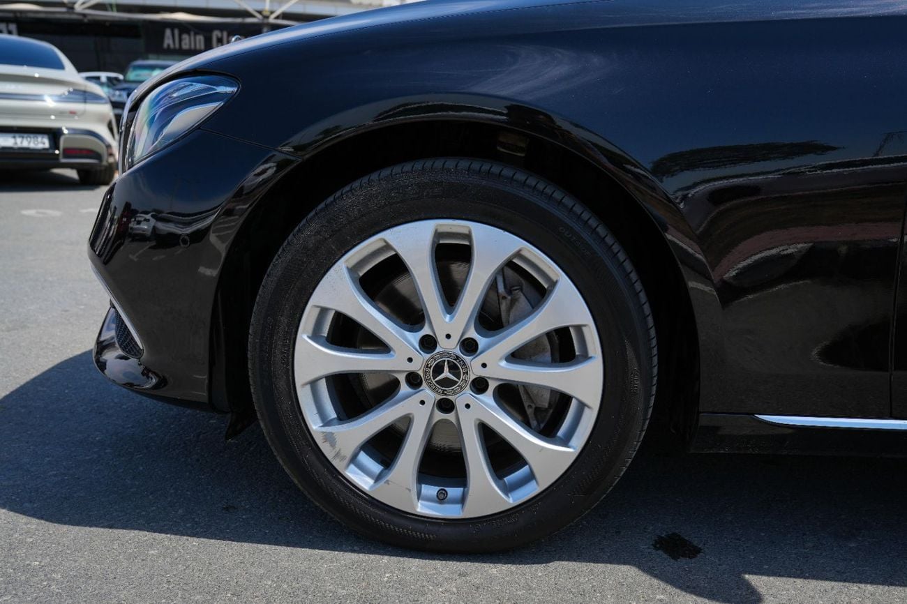 مرسيدس بنز E300 4 MATIC 2018!! KOREAN SPECS!! WELL MAINTAINED!! NO ACCIDENT