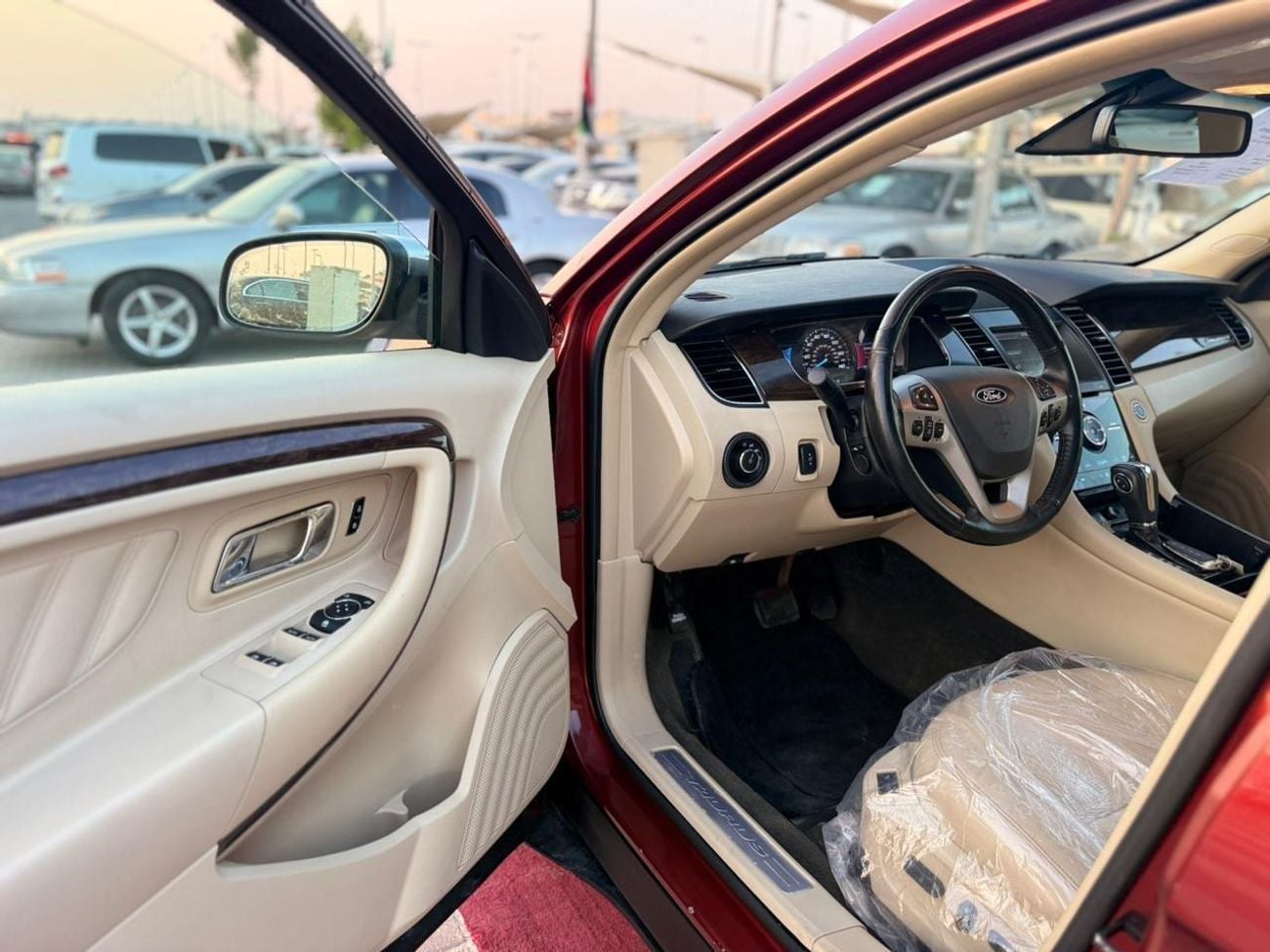 Ford Taurus LTD LOW Mileage  good comdtion