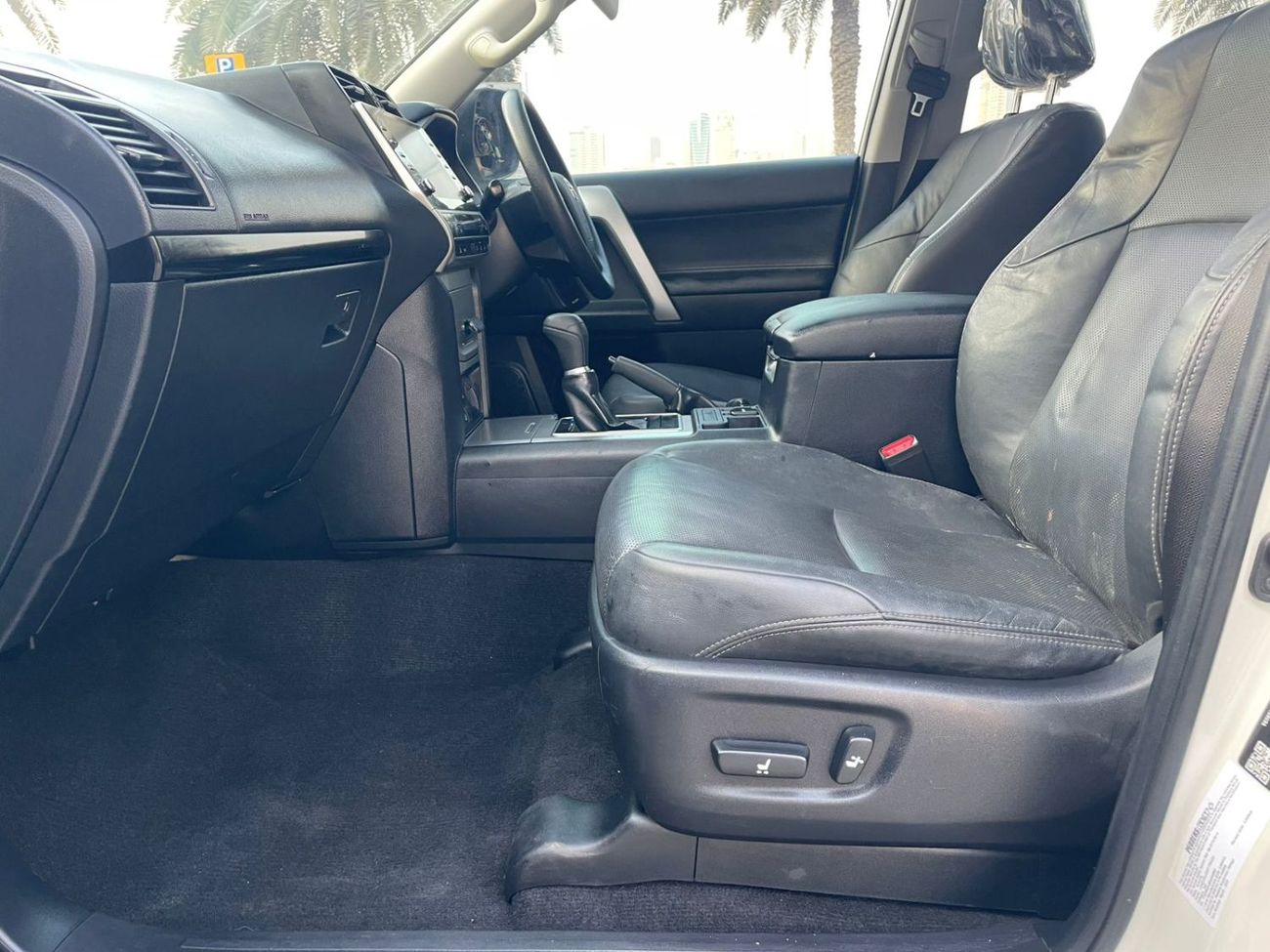 Toyota Prado Toyota prado 2022MODEL 2.8 Diesel engine Colour White push start Transmission Automatic Interior.Bla