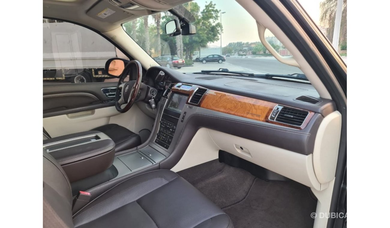 كاديلاك إسكالاد بلاتينوم بلاتينوم CADILLAC ESCALADE PLATINUM VIP 2012 GCC PERFECT CONDITION