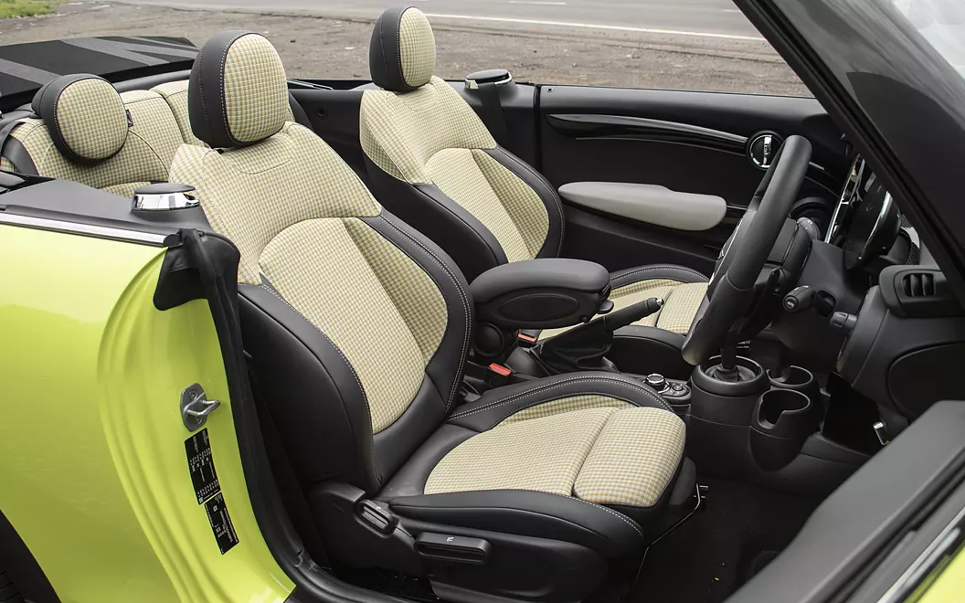 Mini Cooper Cabrio interior - Seats