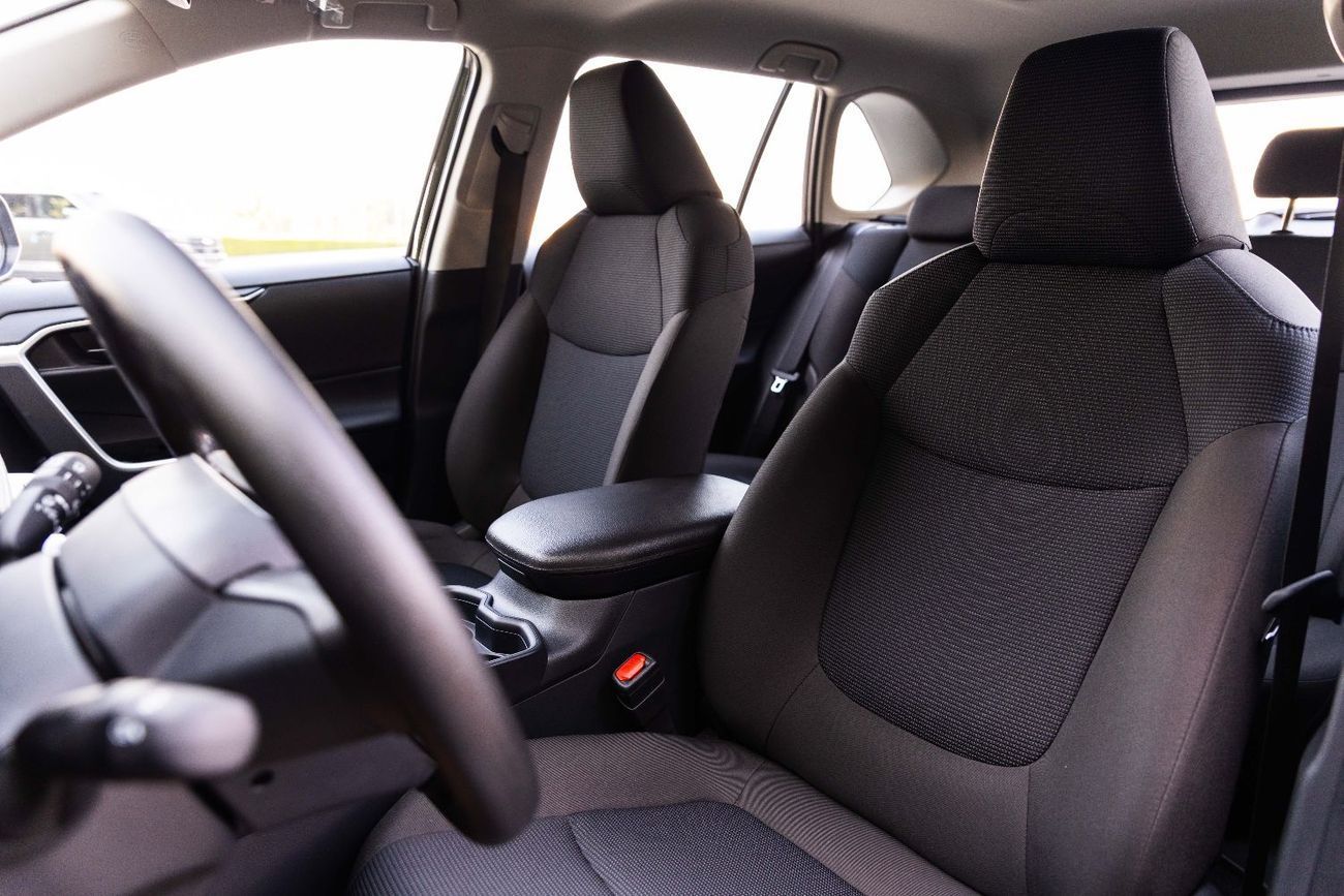 Toyota RAV4 2025 TOYOTA RAV4 2.5L (4WD) LE