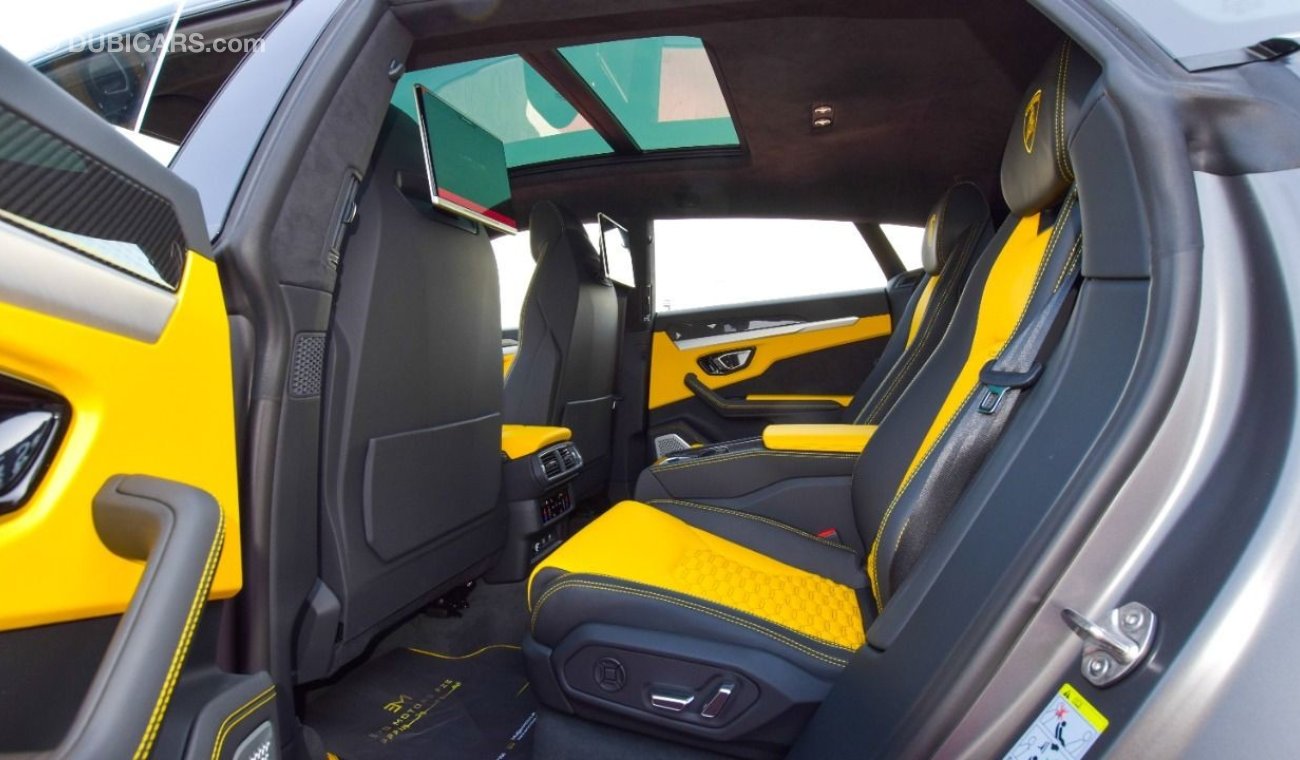 Lamborghini Urus *Carbon Package*Style Package* Premium Soundsystem*Yellow Callipers*Rare TV -