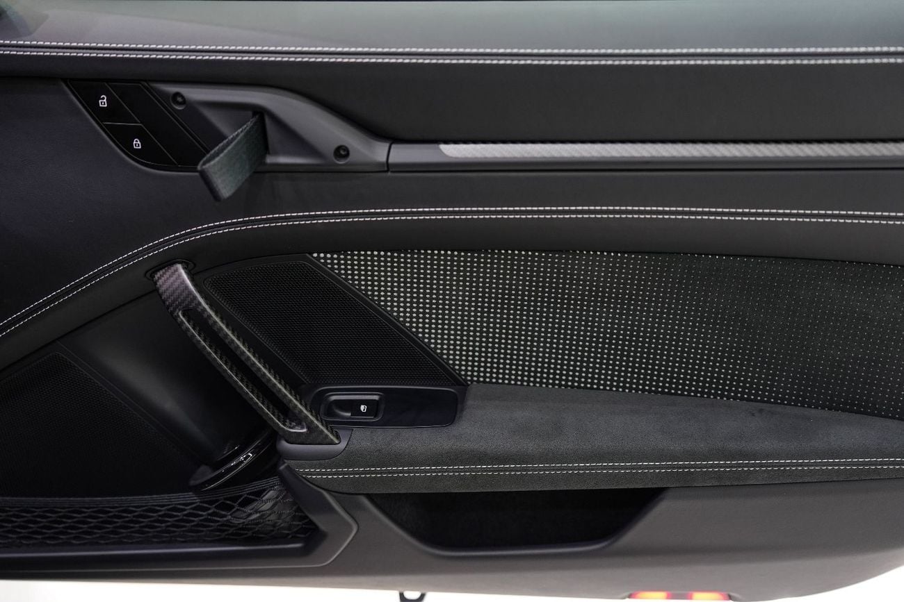 بورش 911 GT3 RS 4.0L (520 HP) Coupe Weissach Pack, Full Carbon, Ceramic Brakes, Dealer Warranty Till 23/02/20