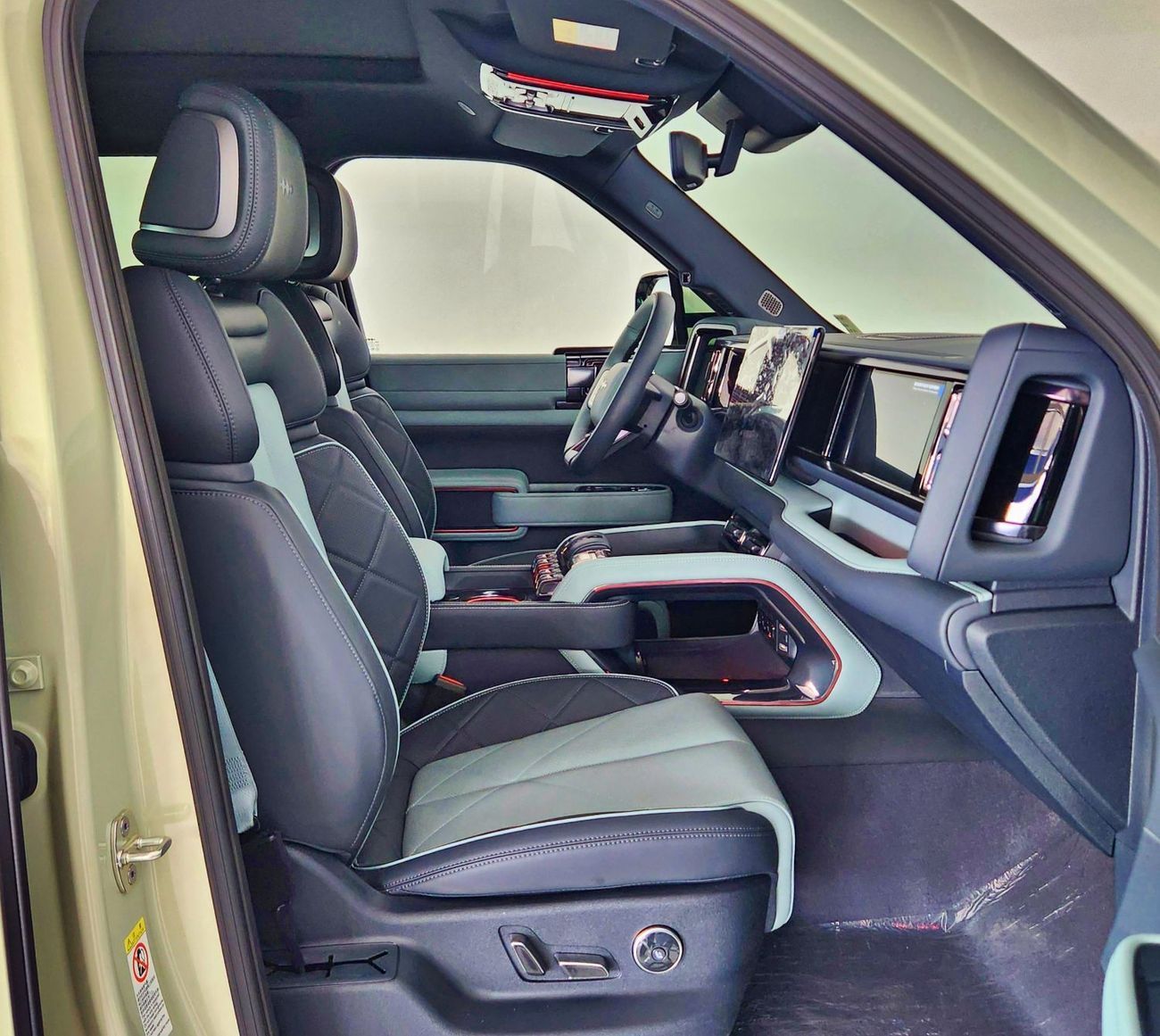 BYD Leopard 5 Plug in hybrid - 1.5L - 670 hp - premium colour FOR EXPORT ONLY