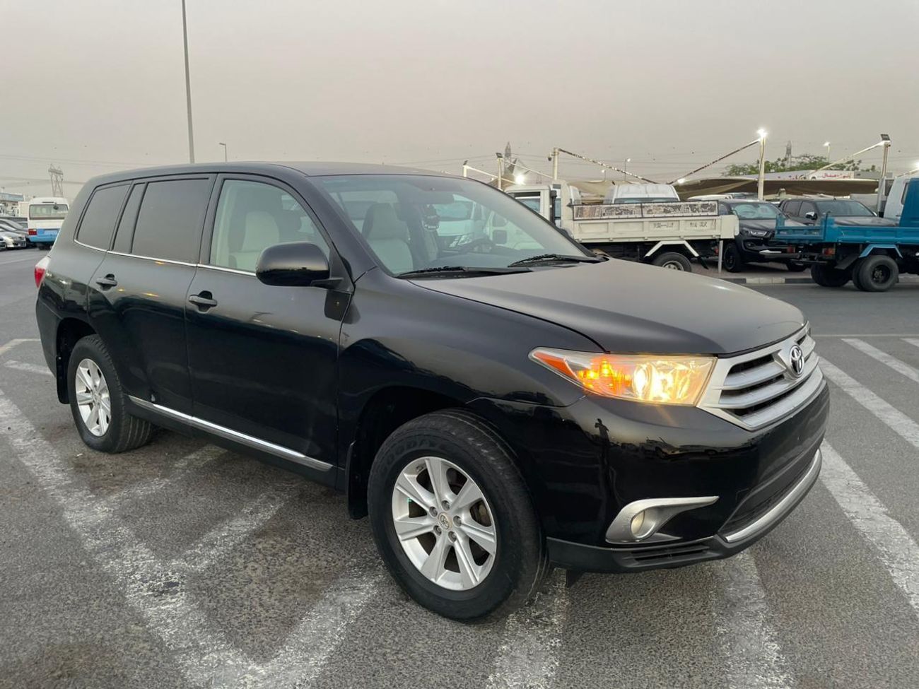 Toyota Highlander 2012 Toyota Highlander 4x4 - 3.5L V6 MidOption+ 7 Leather Seats Great Condition -