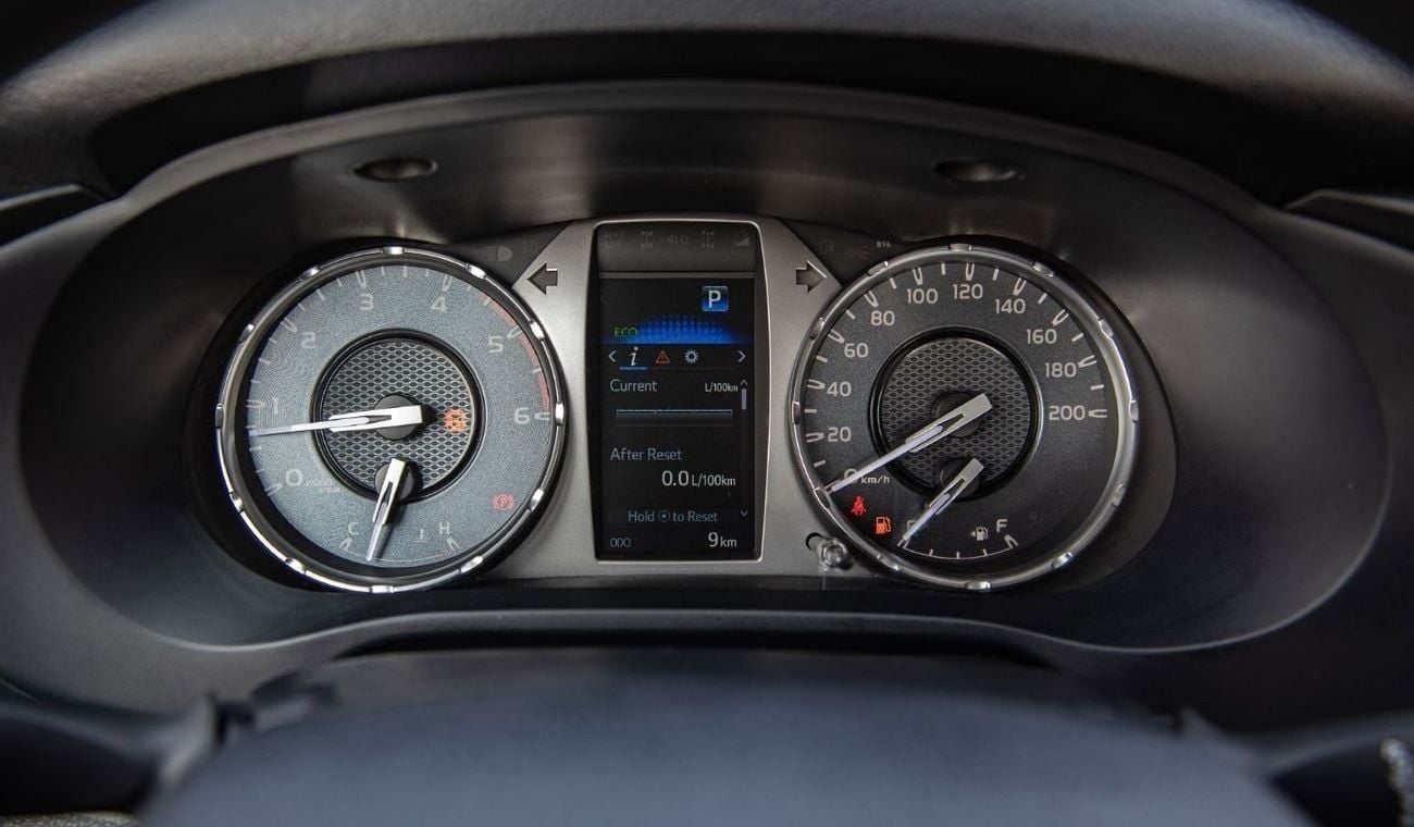 Toyota Hilux TOYOTA HILUX 2.4L MID OPTION A/T MY2025 FOR EXPORT