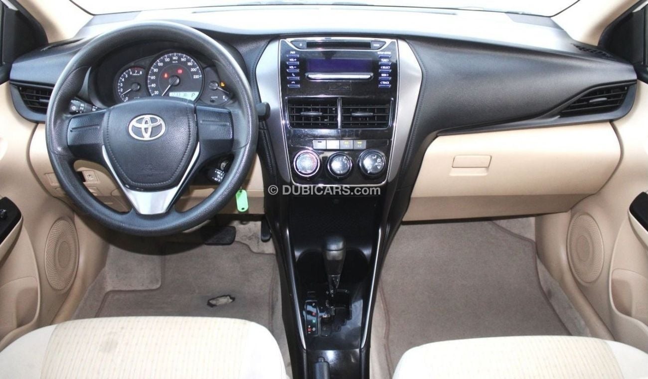 تويوتا يارس SE+ تويوتا يارس 2022 خليجي بحالة ممتازة