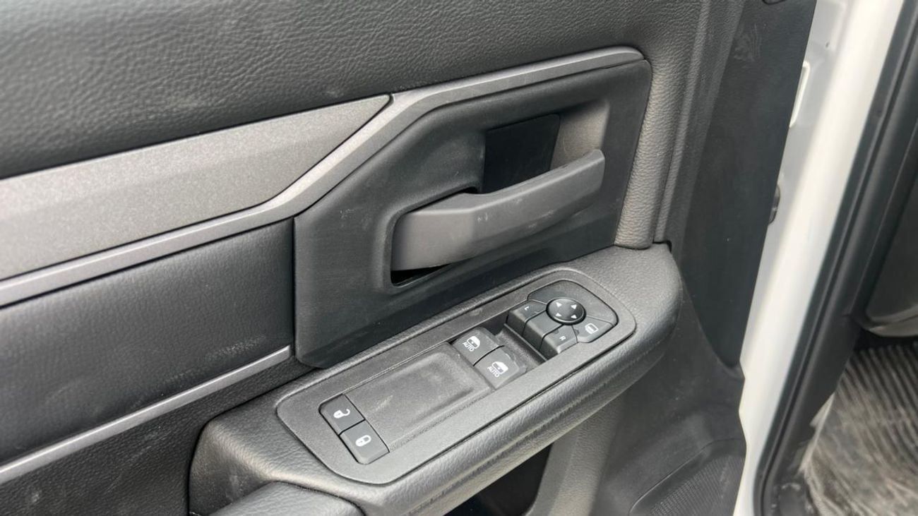 RAM 5500 EXPORT ONLY - Ram 5500 Regular Chassis Cab 4x4 6.7L Cummins Diesel 8-Speed AT