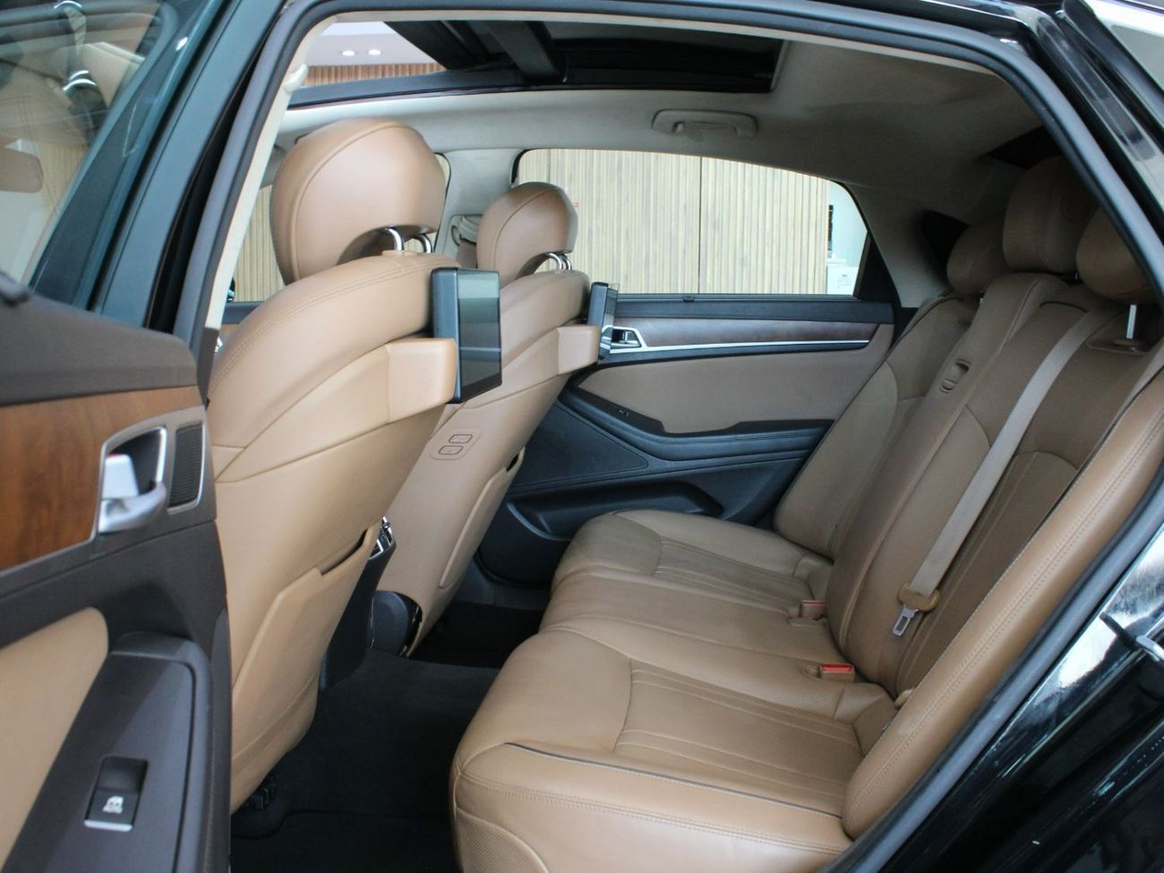 Hyundai Genesis ROYAL 5.0