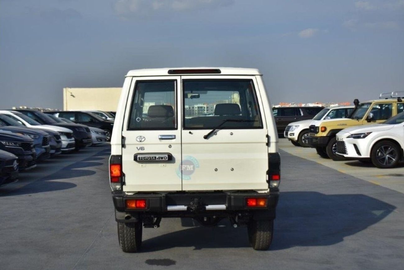 تويوتا لاند كروزر 70 71 4.0L Petrol
