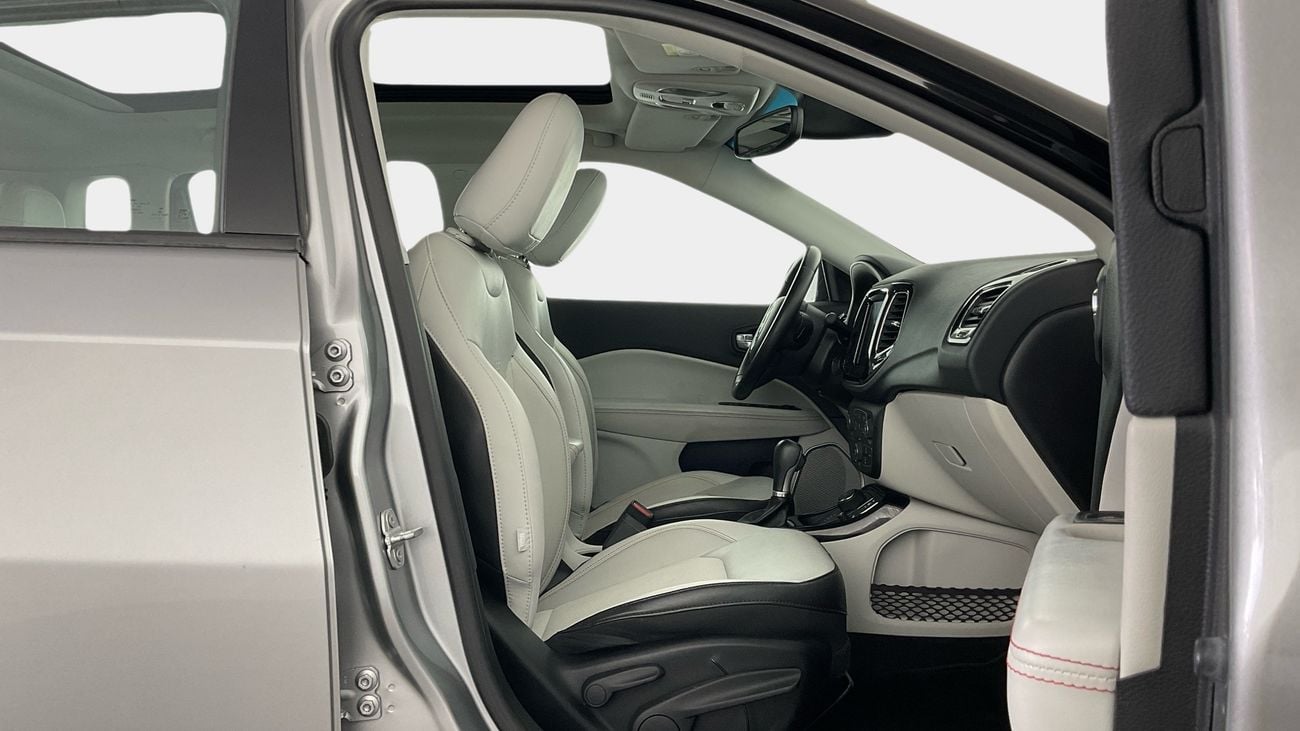 جيب كومباس Limited | شامل الضمان | 0 ﺪﻔﻋﺓ ﺃﻮﻟﻯ