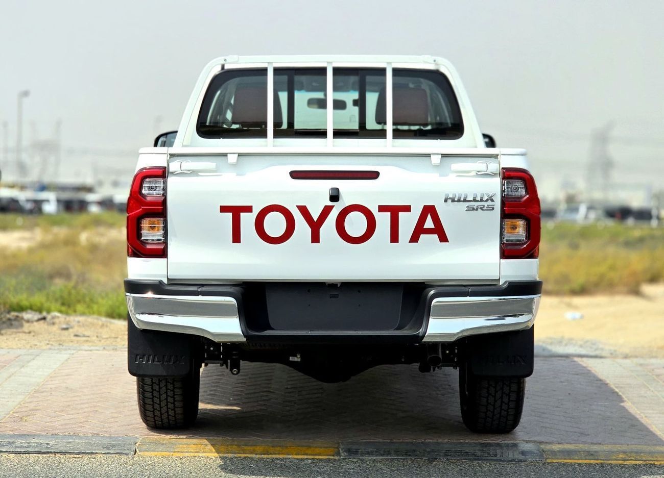 Toyota Hilux TOYOTA HILUX DIESEL 2.4 DOUBLE CABIN - M/T - HIGH OPTIONS - PUSH START - 2025 - WHITE INSIDE RED - N