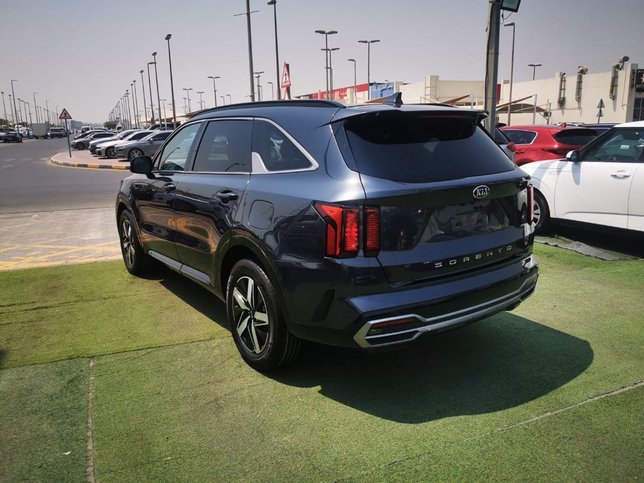 كيا سورينتو Std 2.5L FWD