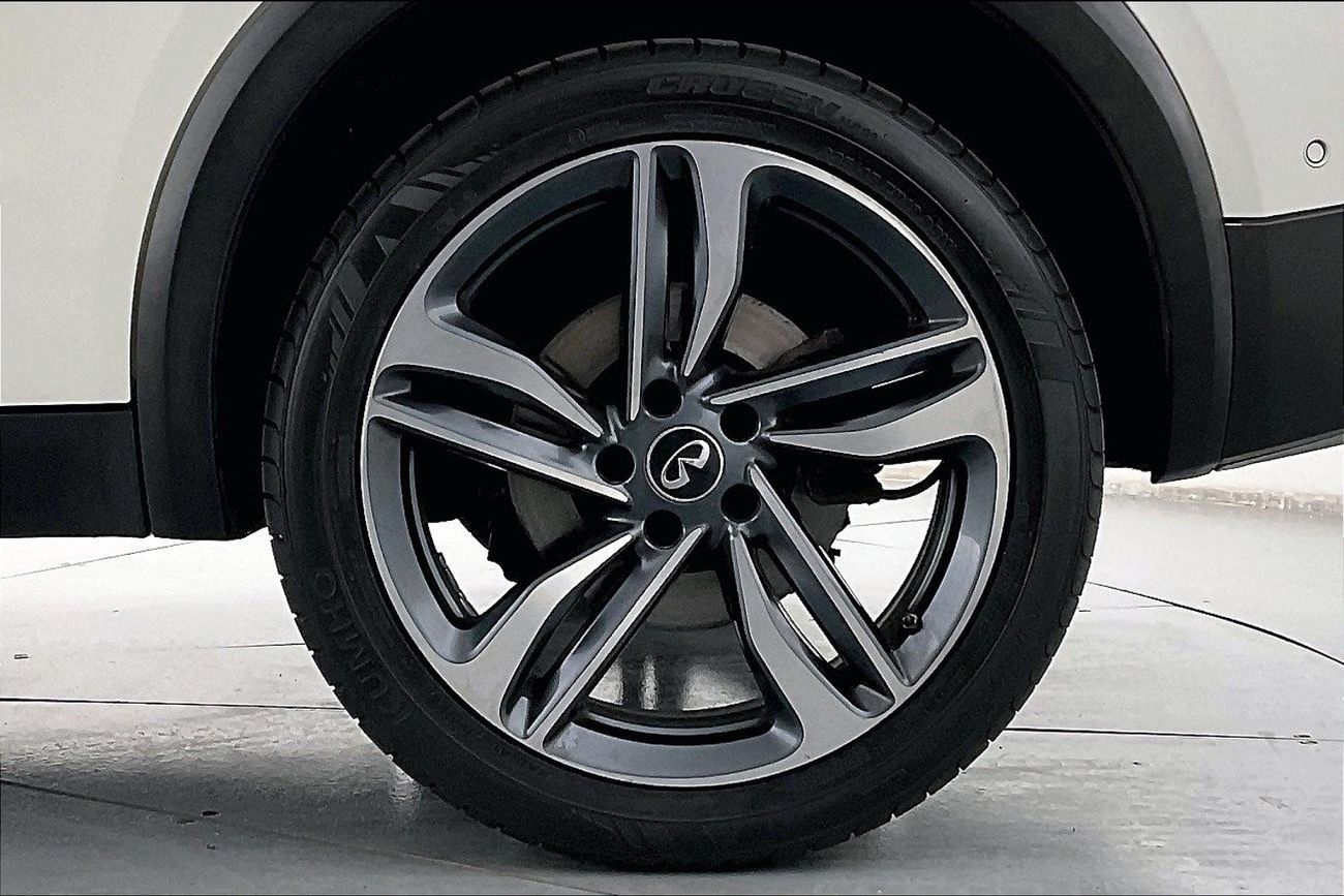 Infiniti QX30 Premium