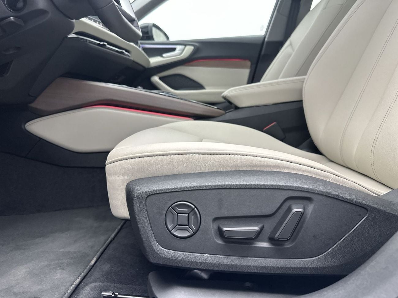 أودي A5 A5 Sedan TFSI 204hp (Ref# 24242)